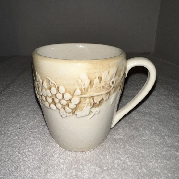 Euro Ceramica Vineyard Mug Embossed Tuscan Grapes and Vines Made In Portugal - Picture 1 of 12